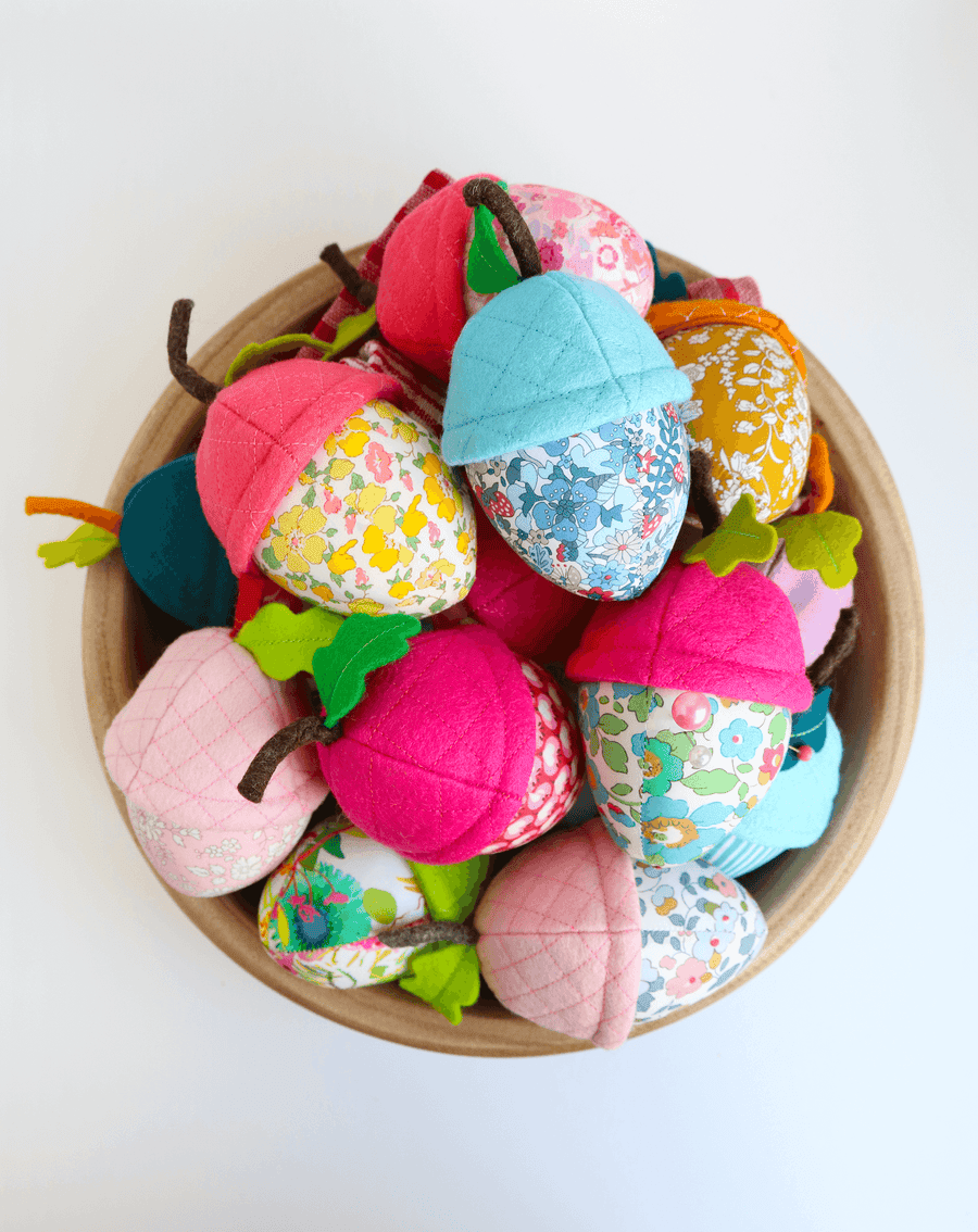 Acorn Pincushion Pattern - Amy Kallissa