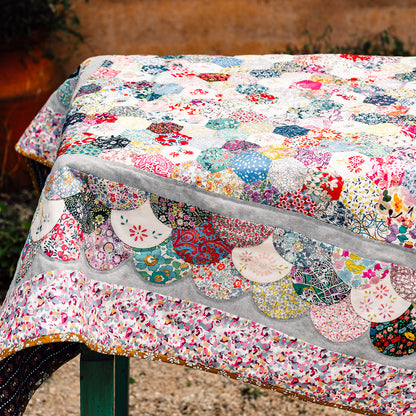 Daisy Hexies Quilt (Hard Copy)